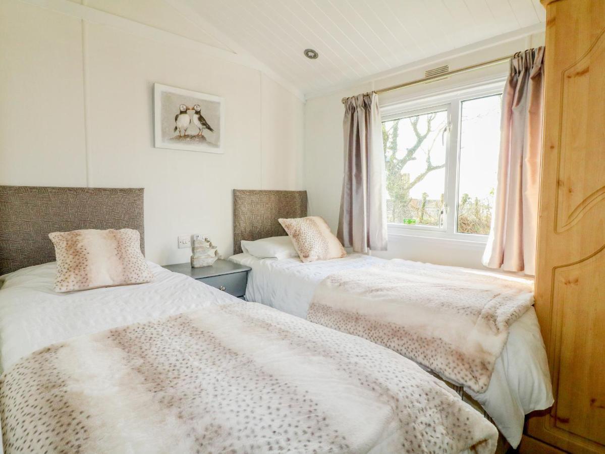 Smugglers Shack Villa พอลเพอร์โร ภายนอก รูปภาพ